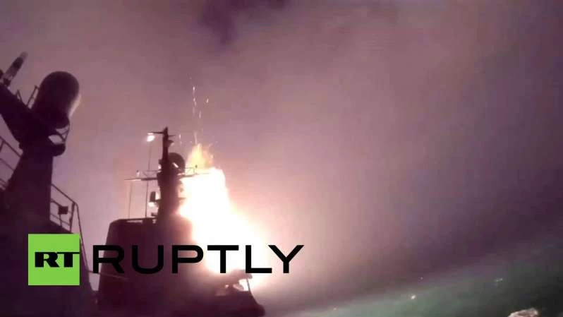 Η στιγμή που πύραυλος cruise των Γάλλων εκτοξεύεται από την Αν.Μεσόγειο με στόχο τη Συρία (βίντεο)